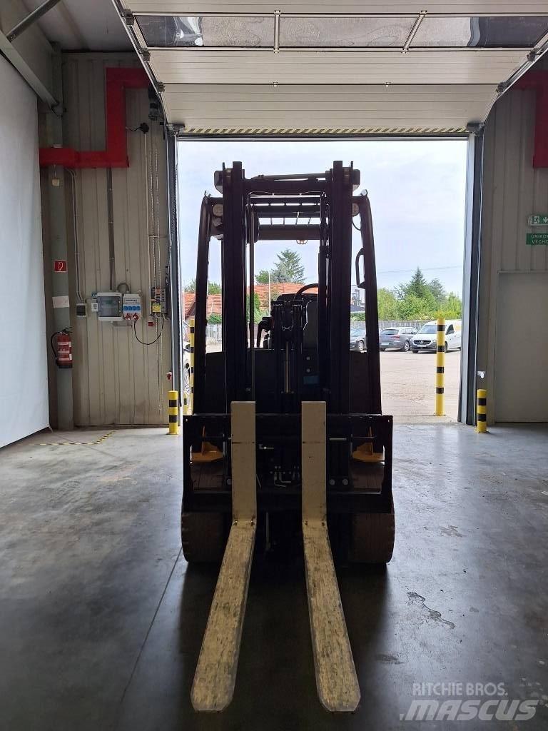 Yale ERP 30 VL Elektrikli forkliftler