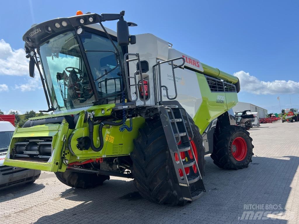 CLAAS Lexion 8700 Biçerdöverler