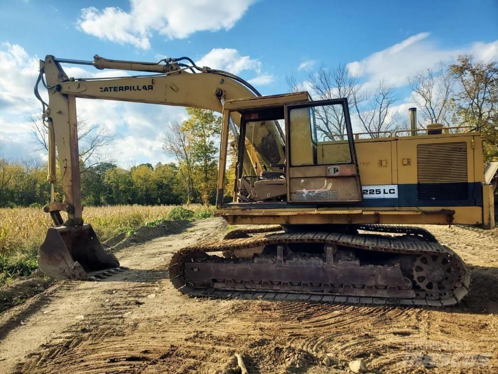 CAT 225 LC Paletli ekskavatörler