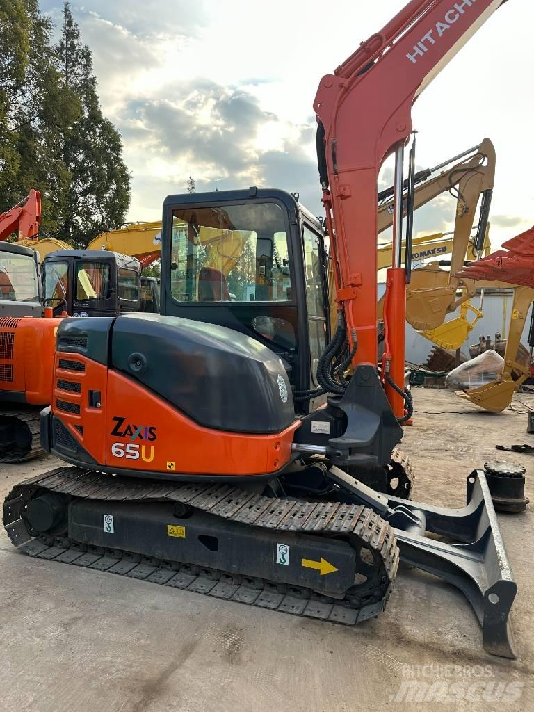 Hitachi ZX 65 Mini ekskavatörler, 7 tona dek