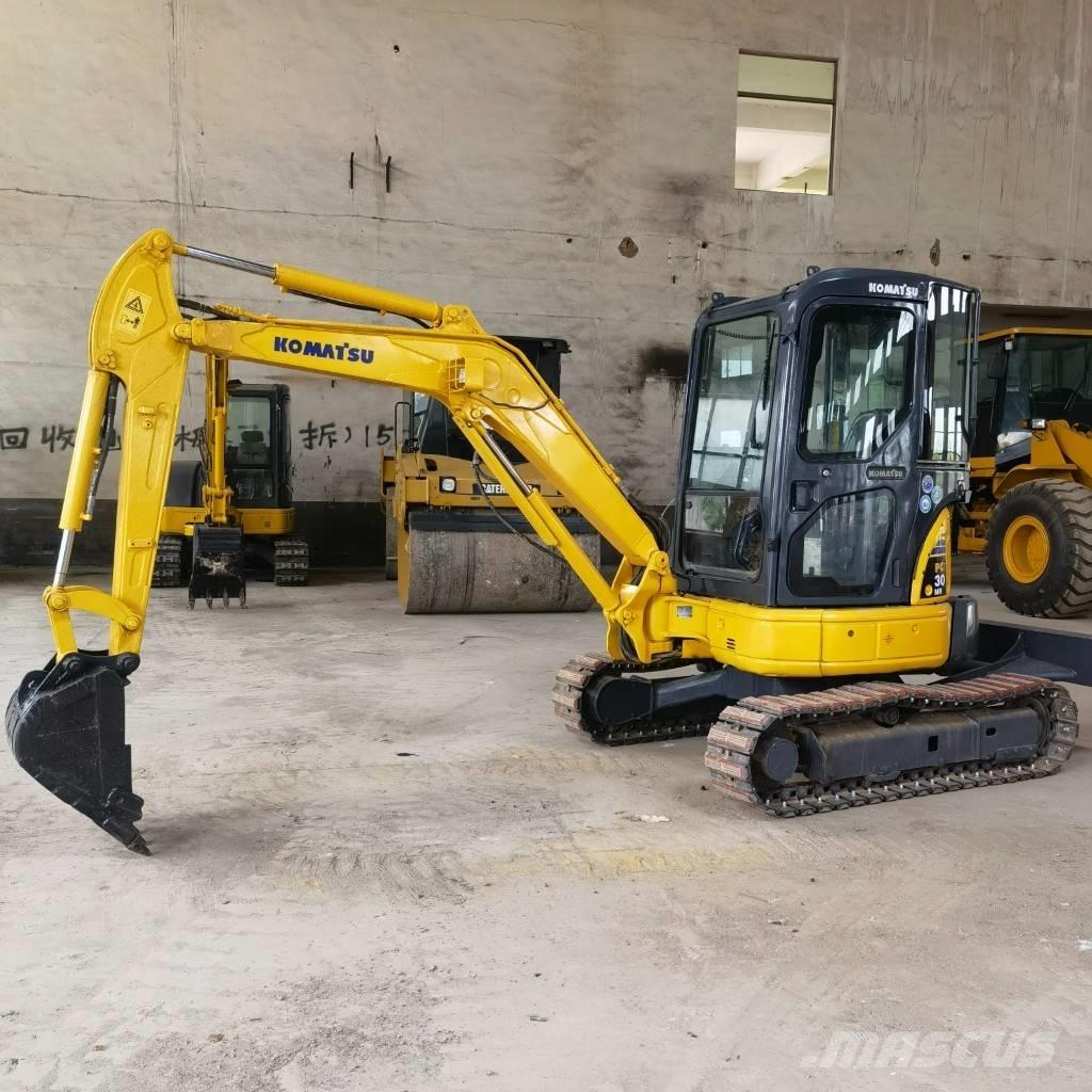 Komatsu PC30 Paletli ekskavatörler