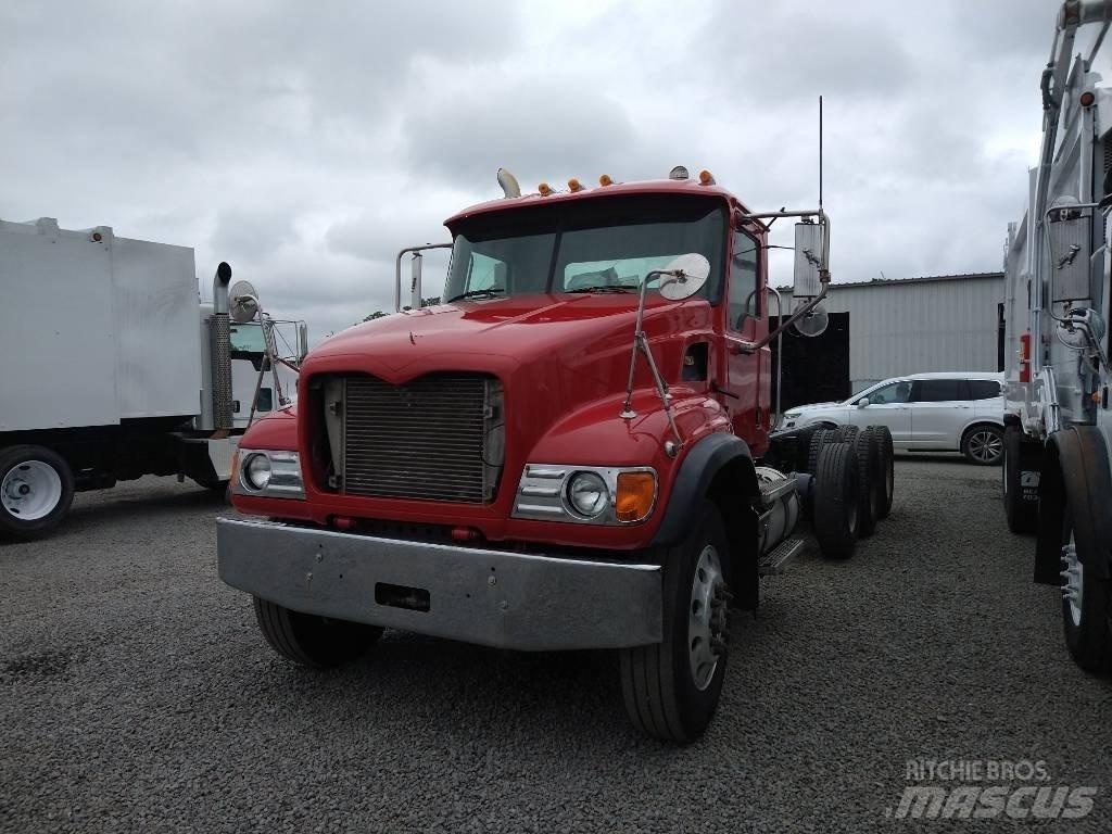 Mack Granite Saseler