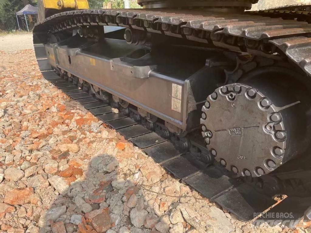 Komatsu PC 200 Paletli ekskavatörler