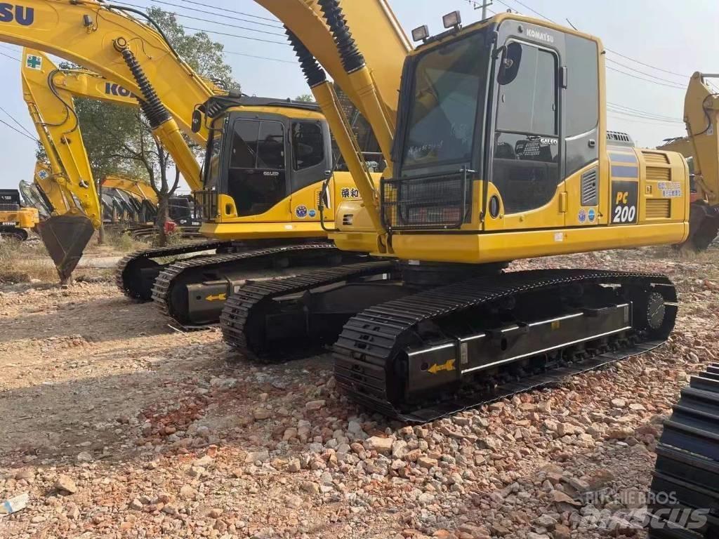 Komatsu PC 200 Paletli ekskavatörler