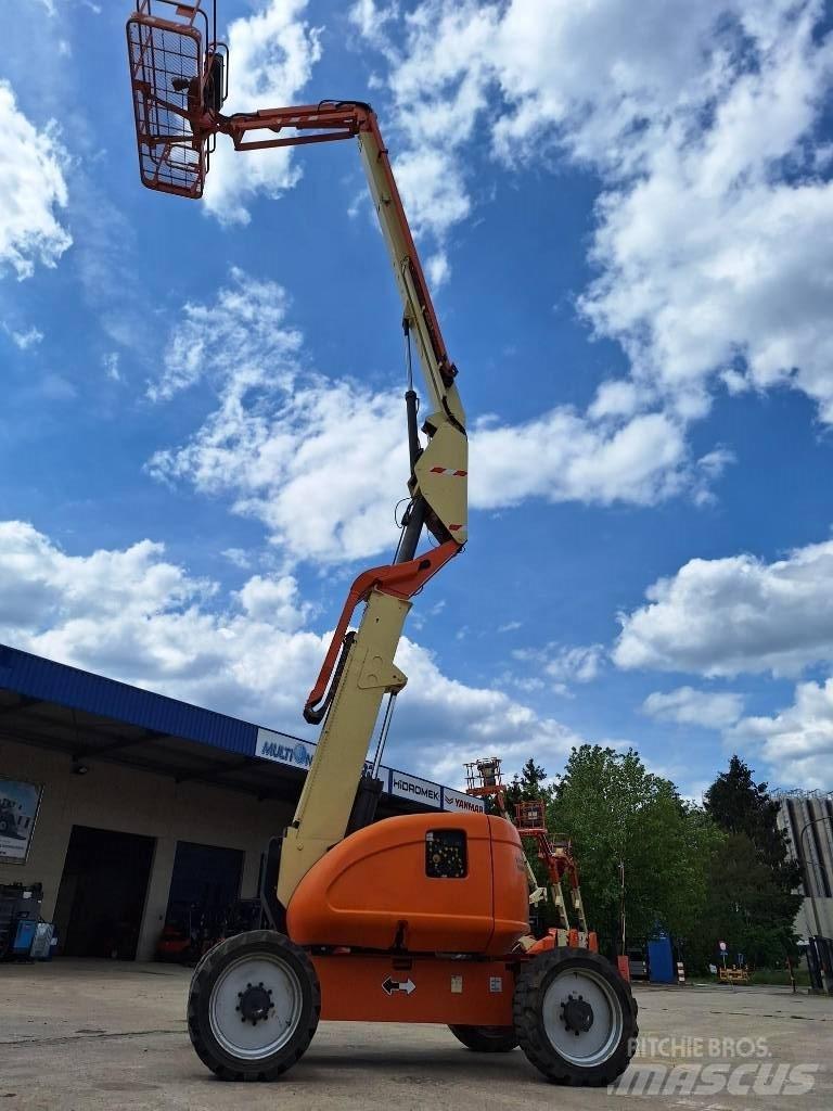 JLG 600 AJ Körüklü personel platformları