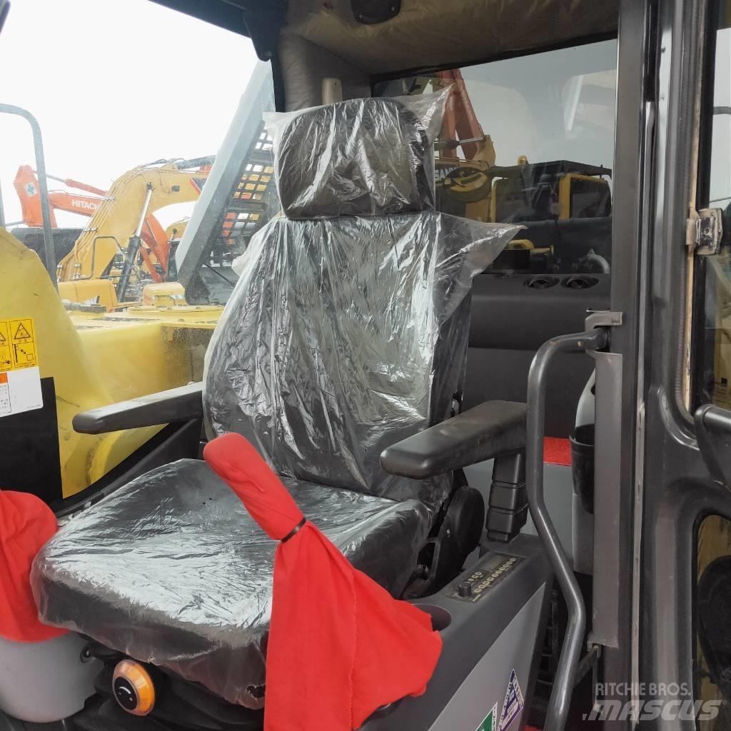 Komatsu PC200-8 Paletli ekskavatörler