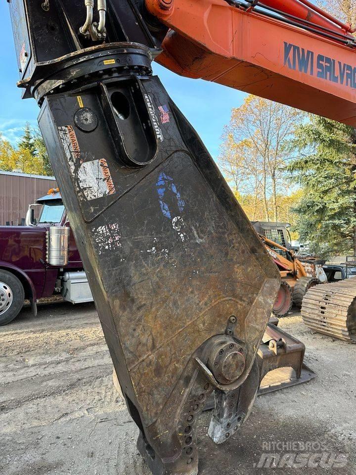 Hitachi EX 200 Yıkım ekskavatörleri