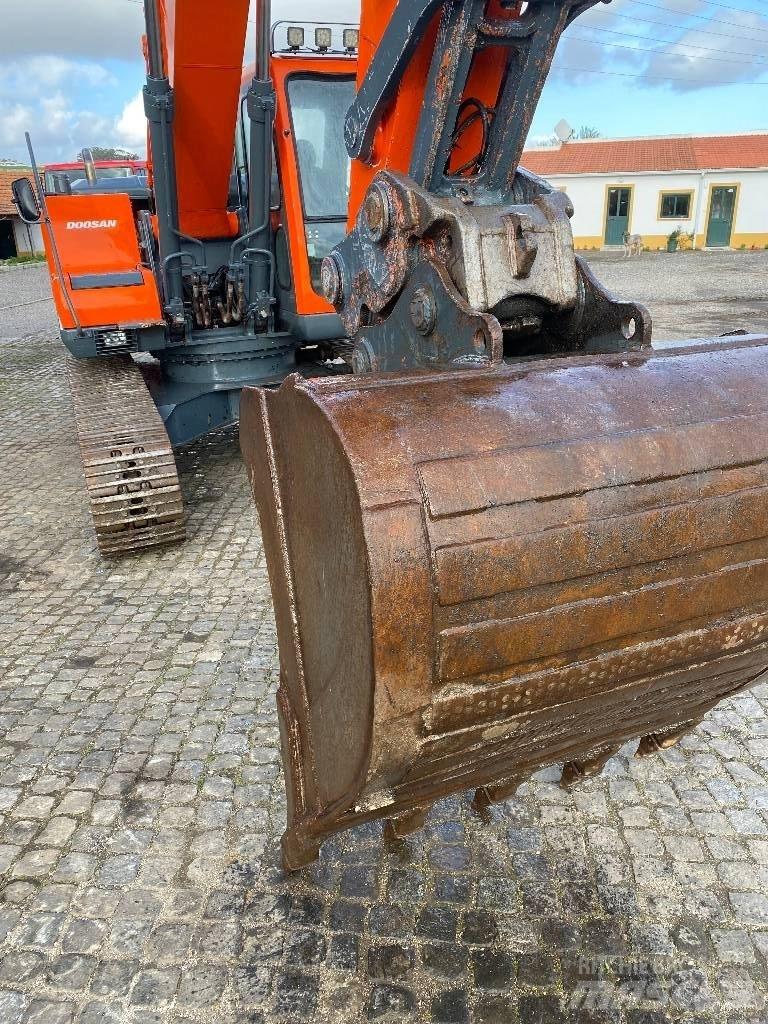 Doosan DX 220 NLC Paletli ekskavatörler