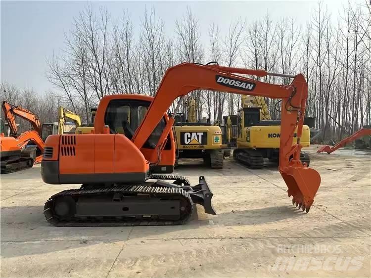 Doosan DX75 Paletli ekskavatörler