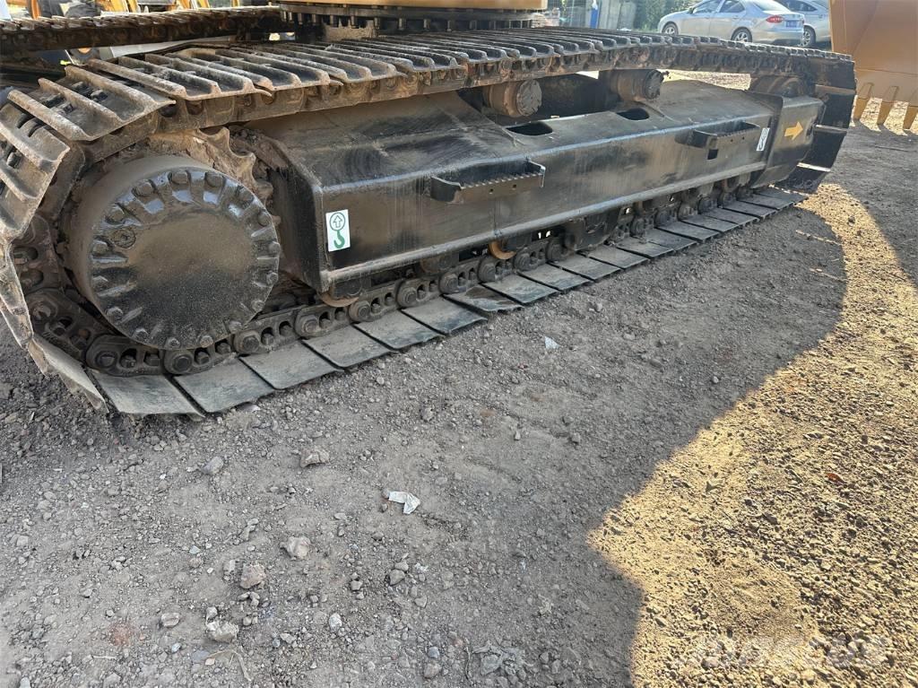 CAT 320BL Paletli ekskavatörler