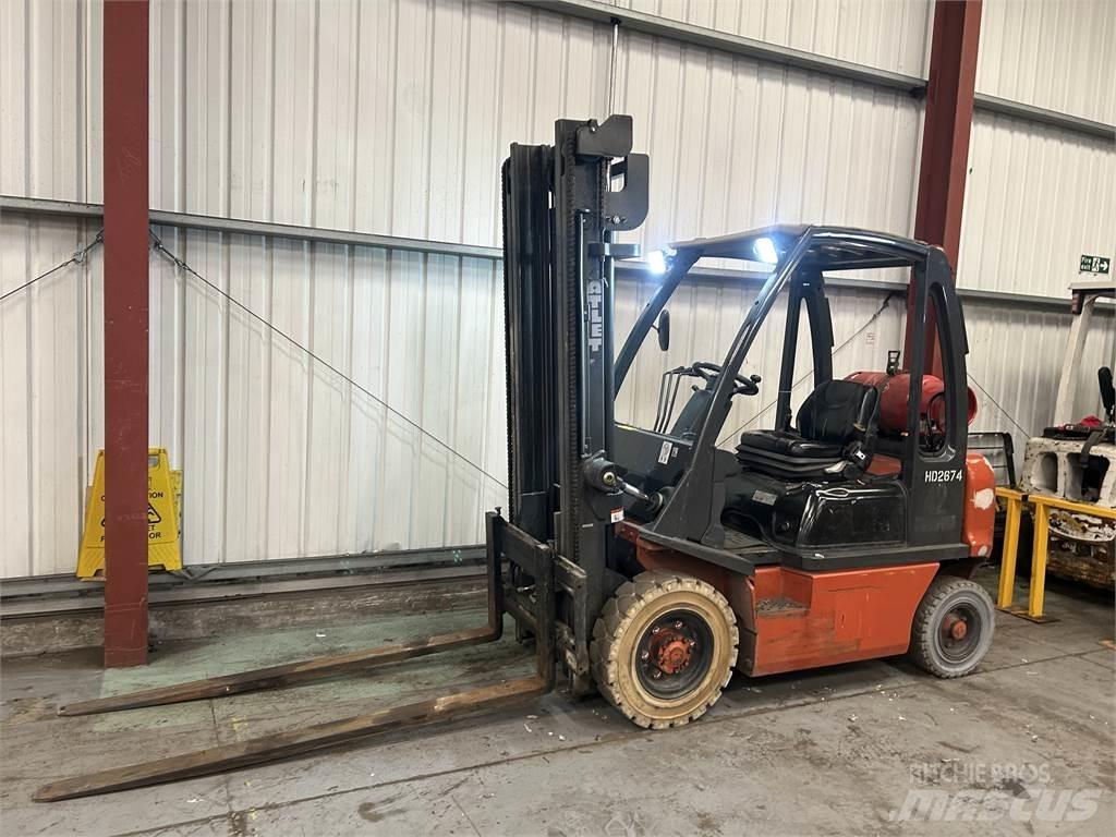 Nissan UD02A20PQ LPG'li forkliftler
