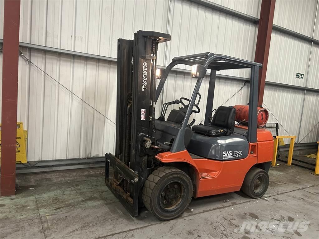 Toyota 7FGF30 LPG'li forkliftler