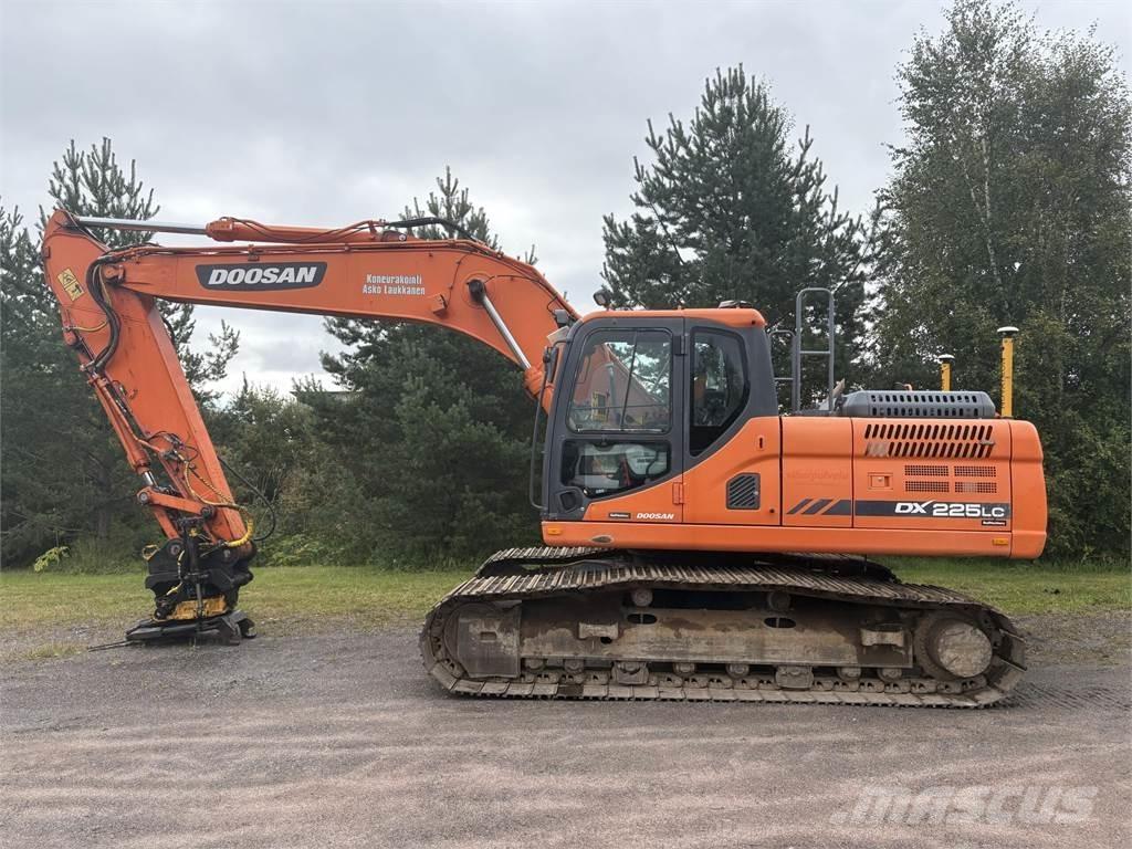 Doosan DX225LC-3 Paletli ekskavatörler