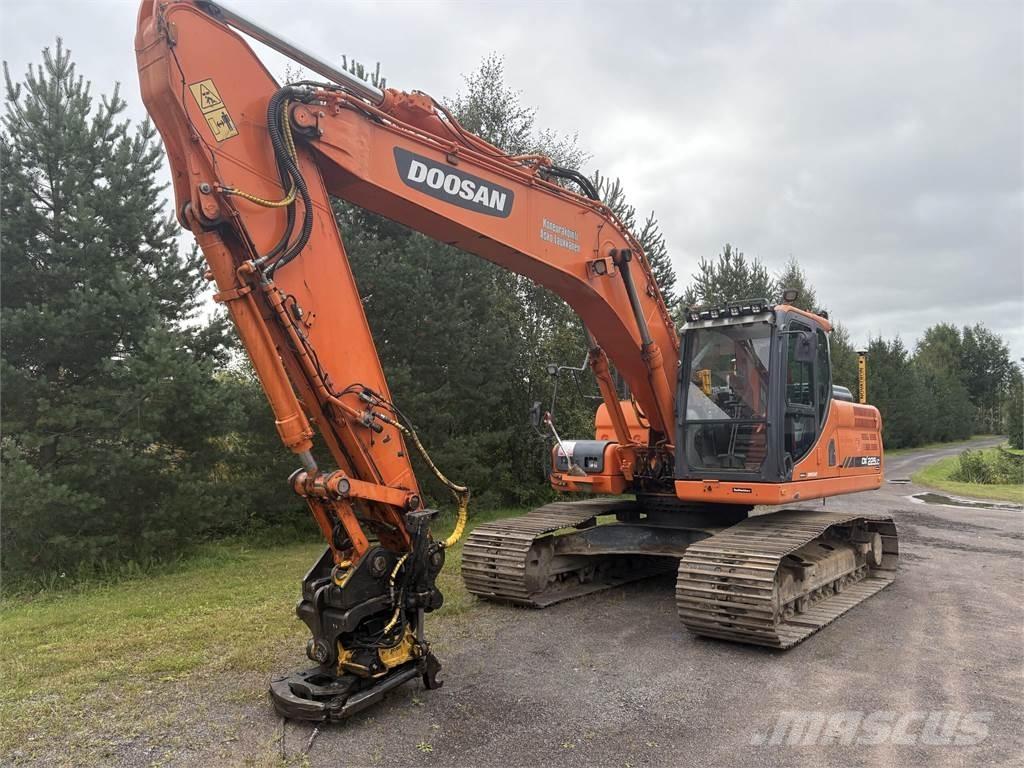 Doosan DX225LC-3 Paletli ekskavatörler