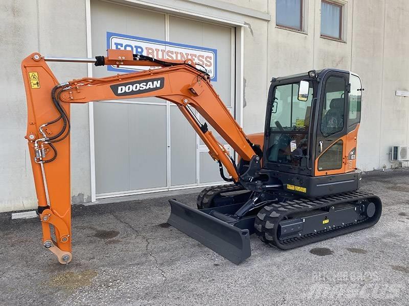 Doosan DX 63-3 Mini ekskavatörler, 7 tona dek