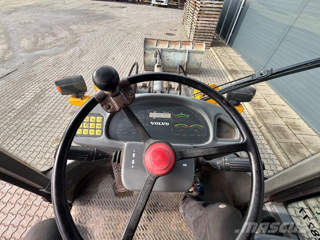 Volvo L 30 Tekerlekli yükleyiciler