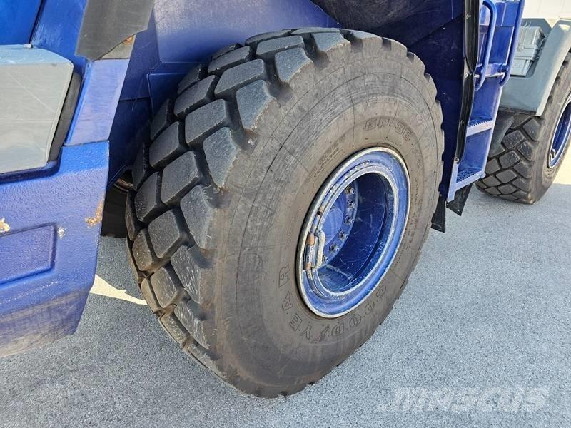 Liebherr L 556 Tekerlekli yükleyiciler