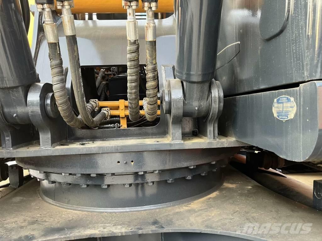 Hyundai 305 LC-9T Paletli ekskavatörler