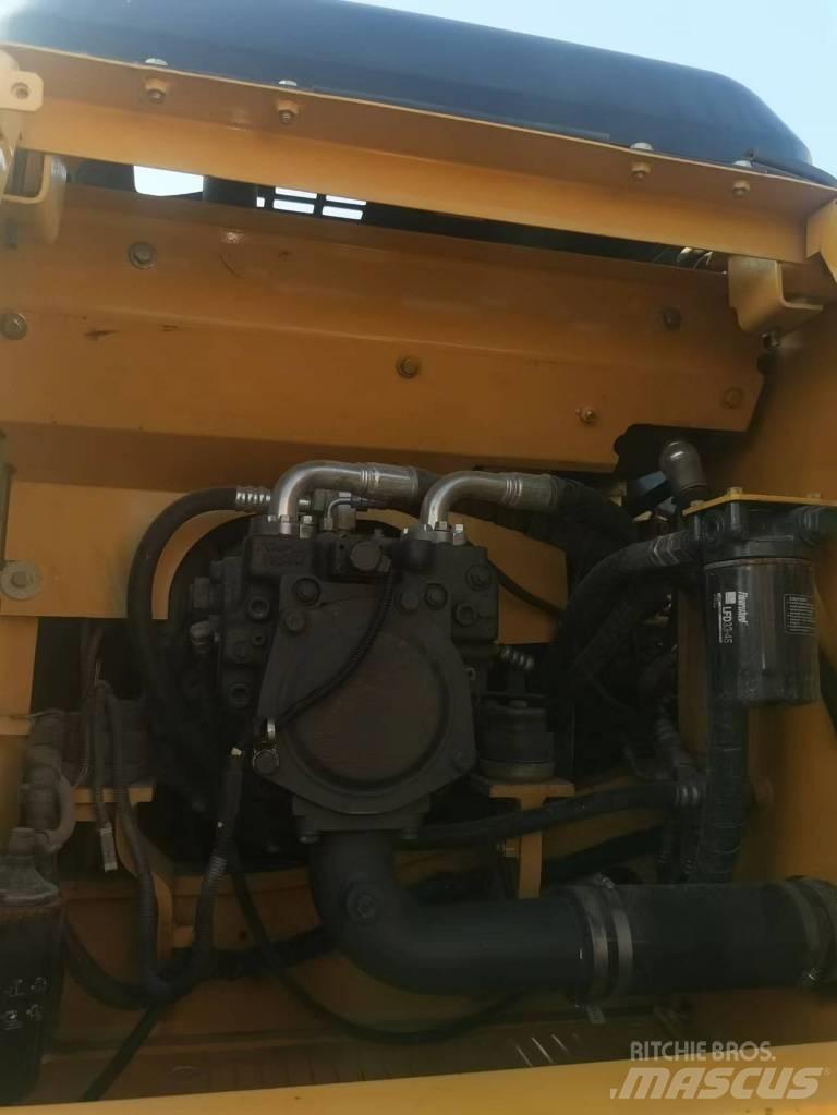 Komatsu PC 160 LC-7 Paletli ekskavatörler