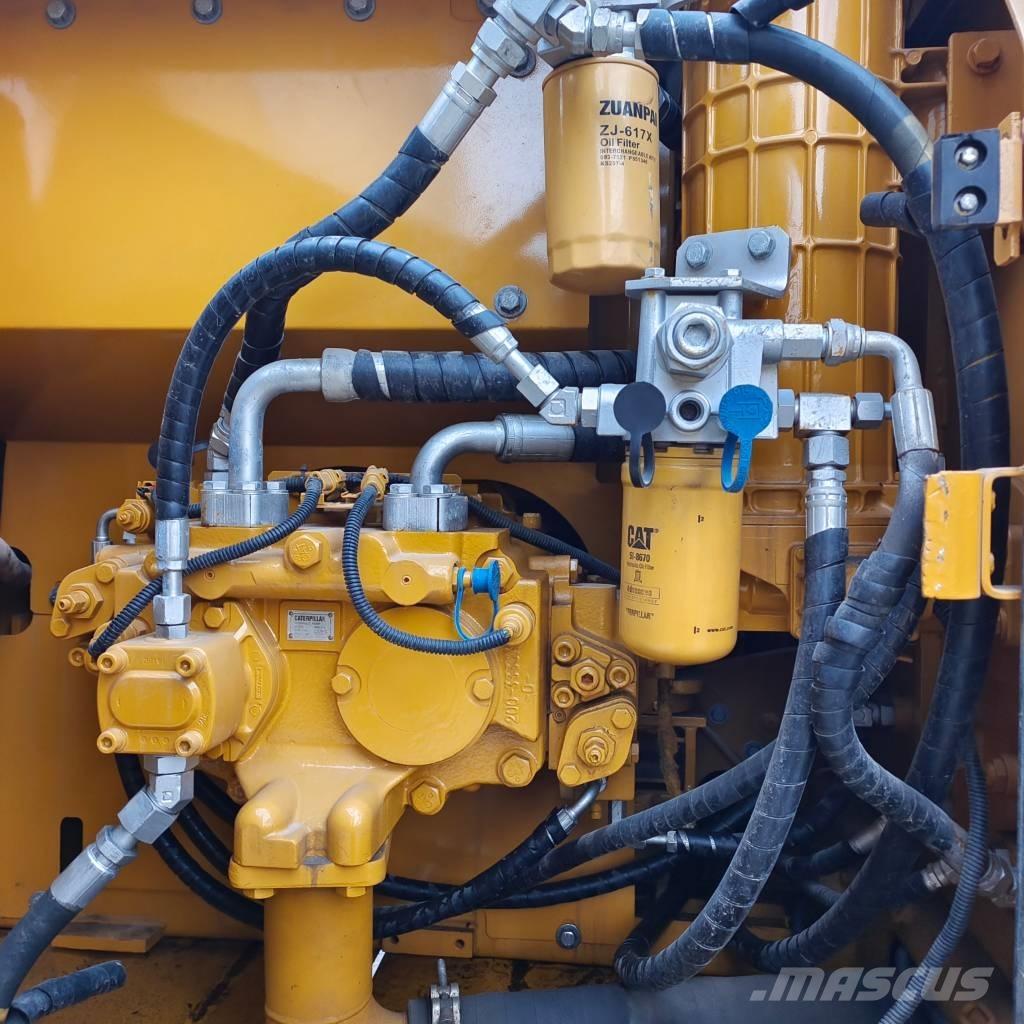 CAT 320 D2 Paletli ekskavatörler