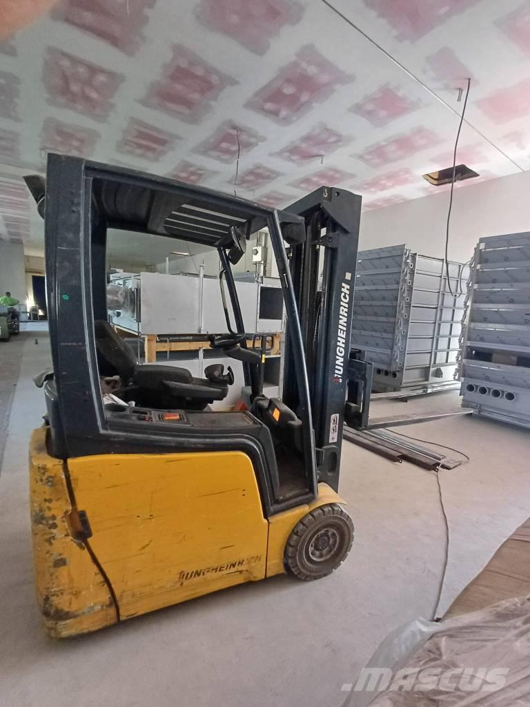 Jungheinrich EFG215 Elektrikli forkliftler