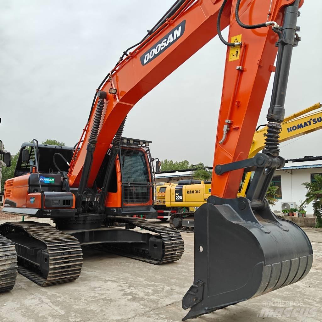 Doosan 225-9C Paletli ekskavatörler