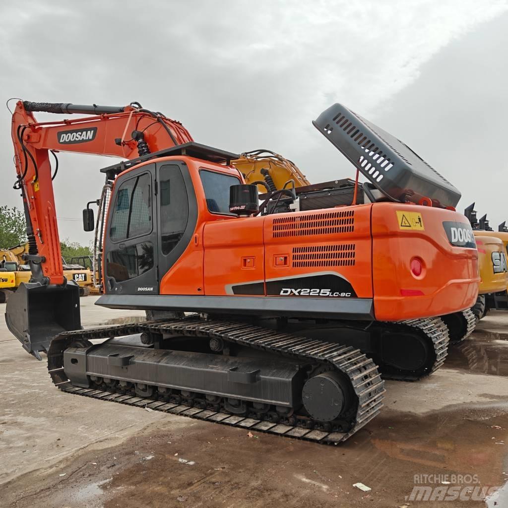 Doosan 225-9C Paletli ekskavatörler