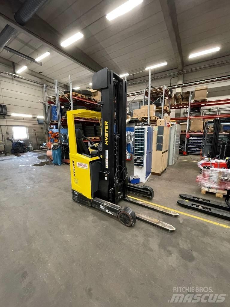Hyster R1.4 Reach truck - depo içi istif araçları