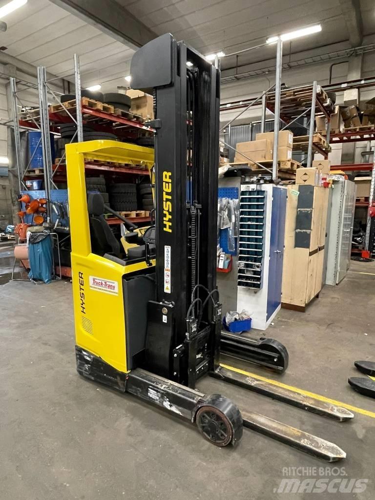 Hyster R1.4 Reach truck - depo içi istif araçları