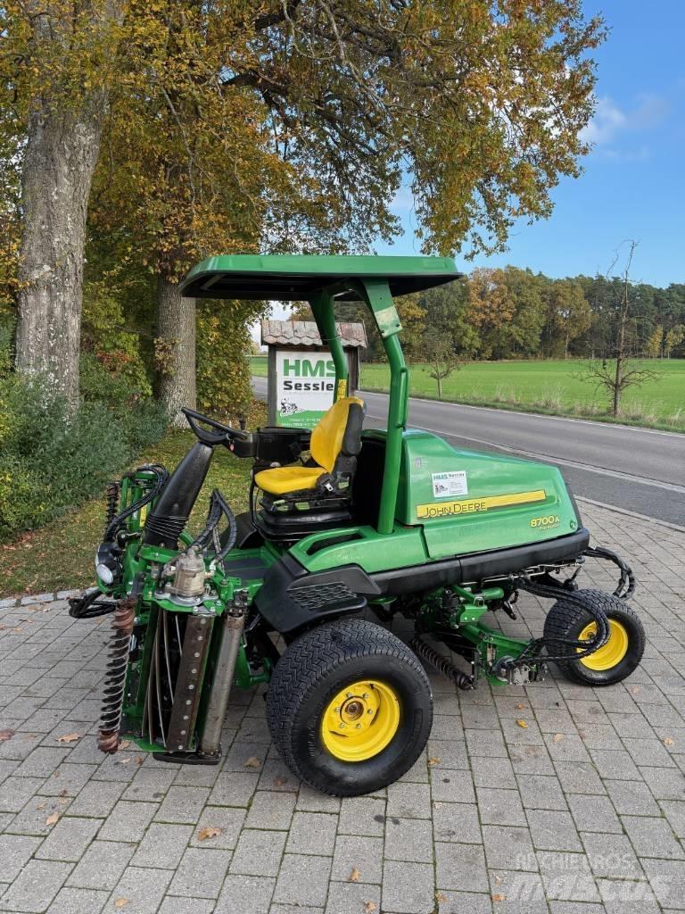 John Deere 8700 A Fairway çim biçme makineleri