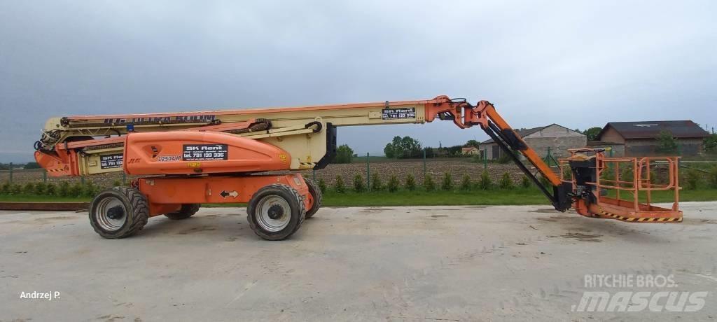 JLG 1250 AJP Körüklü personel platformları