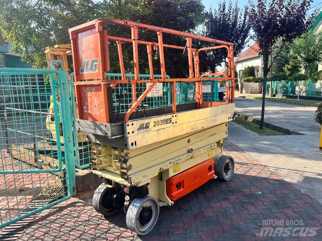 JLG 2030ES     V-3450 Personel Platformları ve Cephe Asansörleri