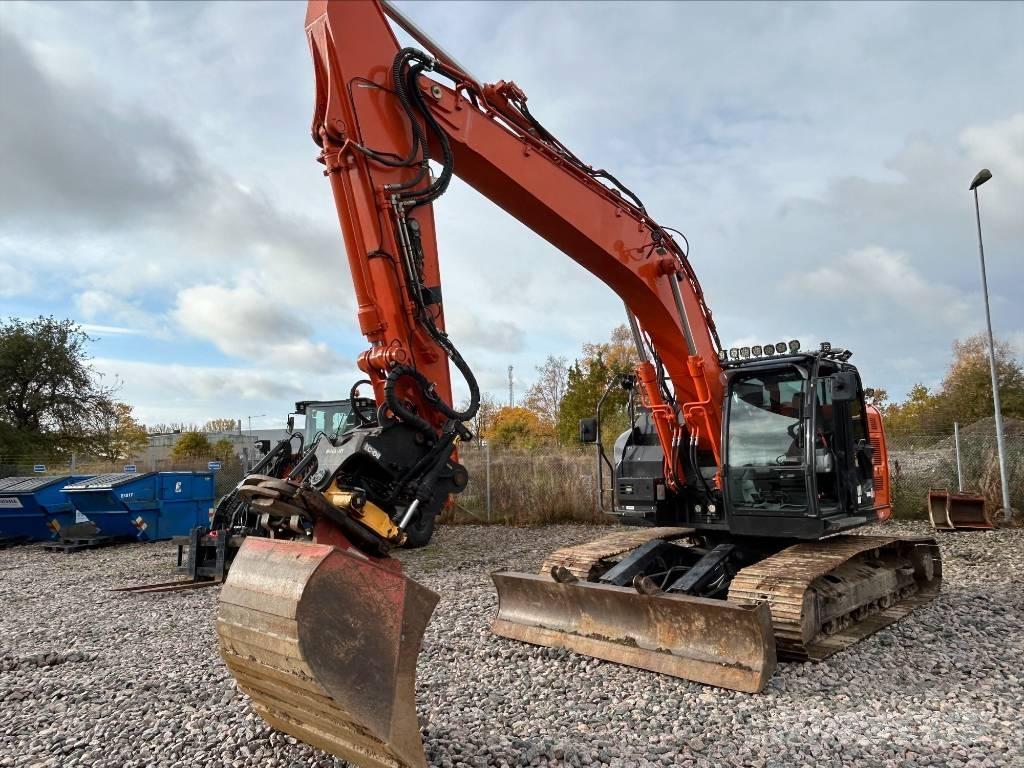 Hitachi ZX225USBL-6 Paletli ekskavatörler