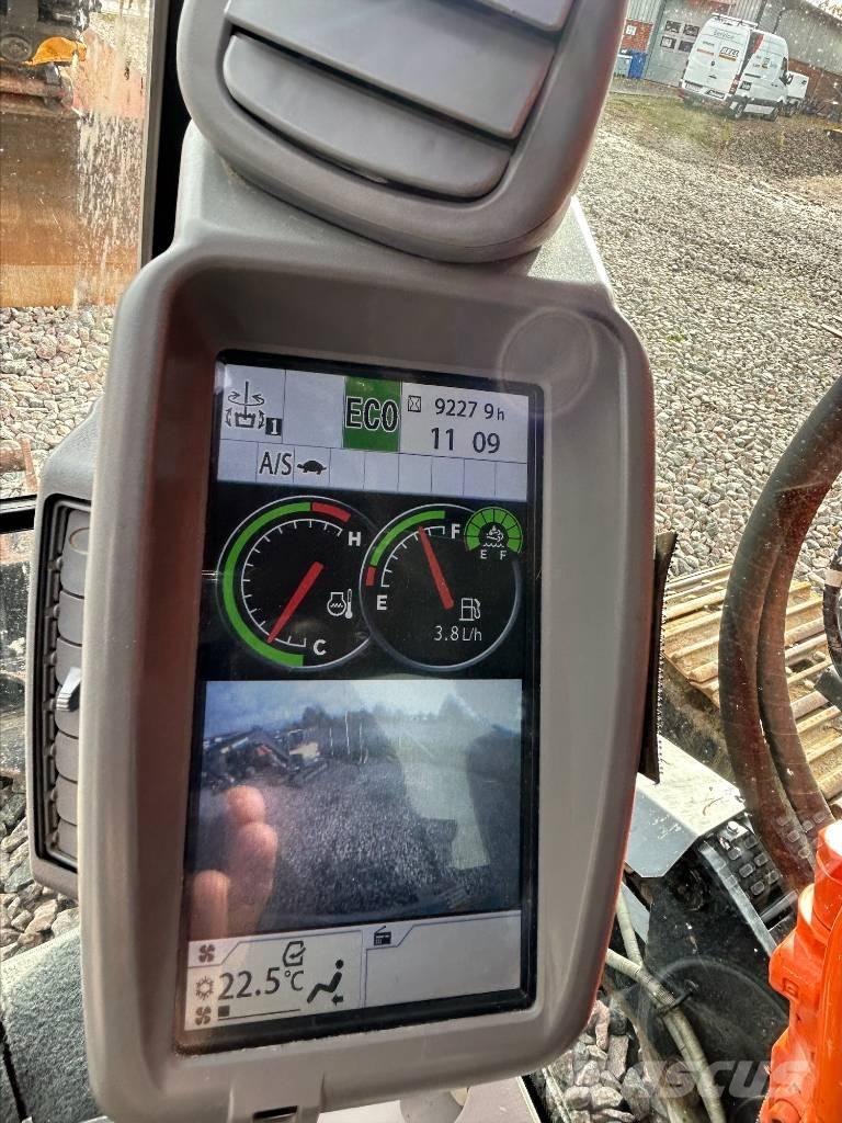 Hitachi ZX225USBL-6 Paletli ekskavatörler