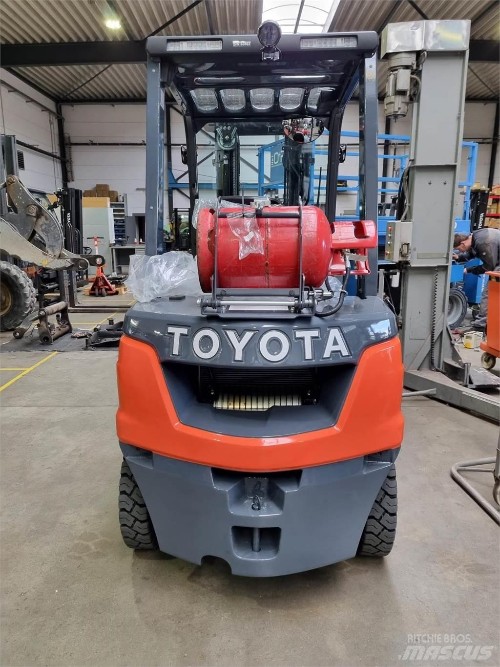Toyota 02-8FGF25 LPG'li forkliftler