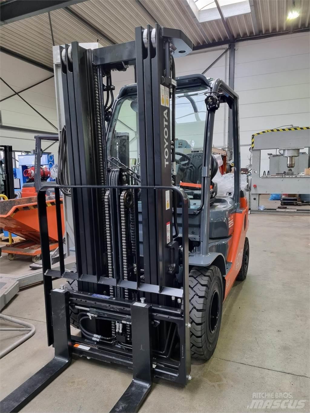 Toyota 02-8FGF25 LPG'li forkliftler
