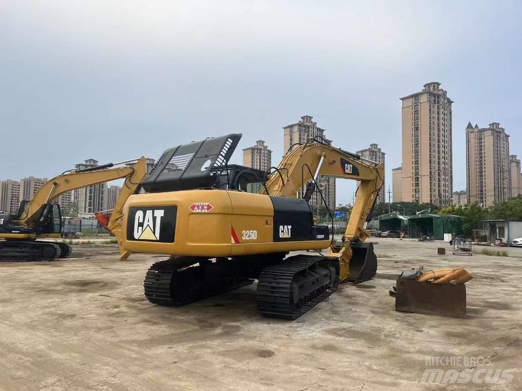 CAT 325D Paletli ekskavatörler