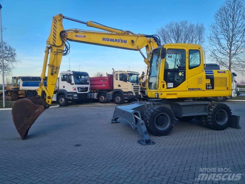 Komatsu PW 140-7 Lastik tekerli ekskavatörler