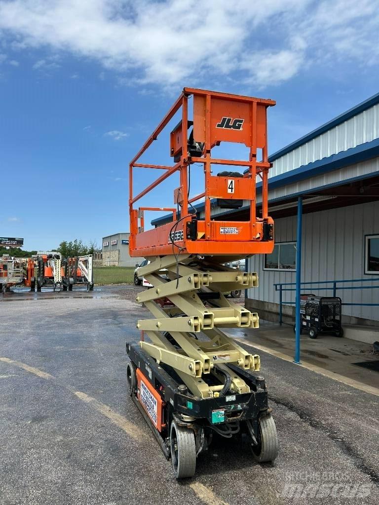 JLG R2632 Makasli platformlar