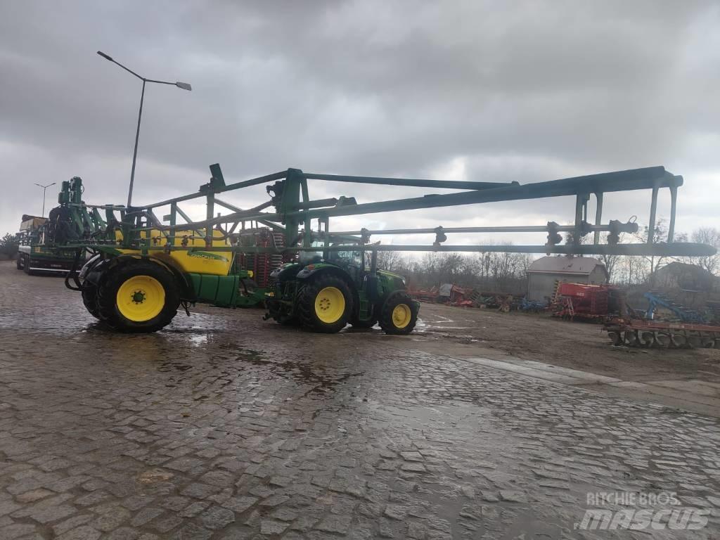 John Deere R740i Çekilir pülverizatörler
