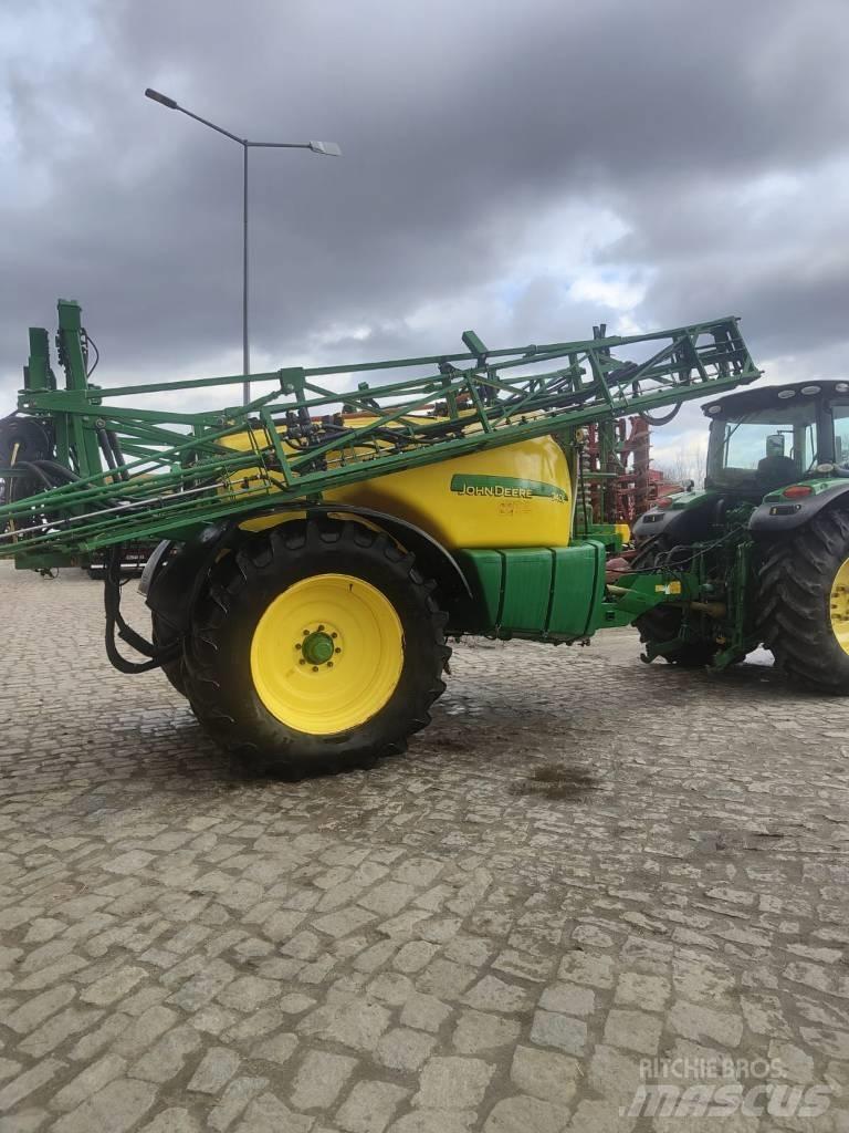John Deere R740i Çekilir pülverizatörler
