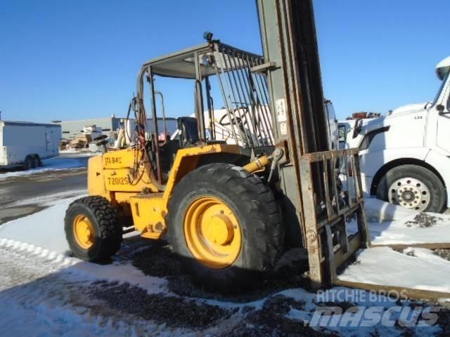 JCB 940 Arazi tipi forklift