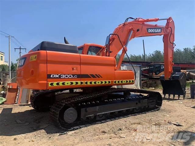 Doosan DX 300 LC Paletli ekskavatörler