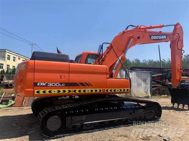 Doosan DX 300 LC Paletli ekskavatörler