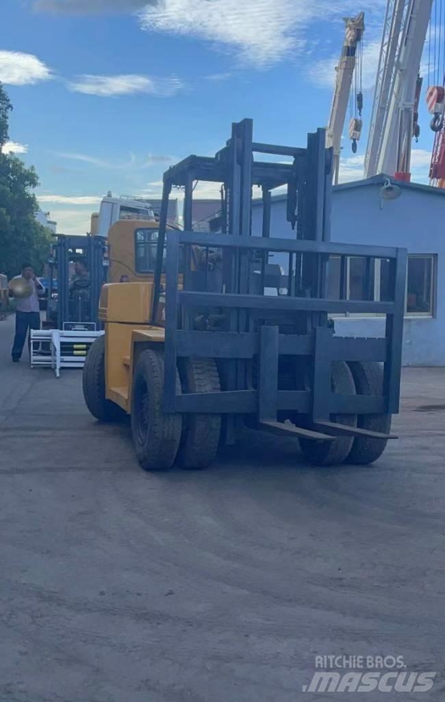 Komatsu 10 Ton Dizel forkliftler