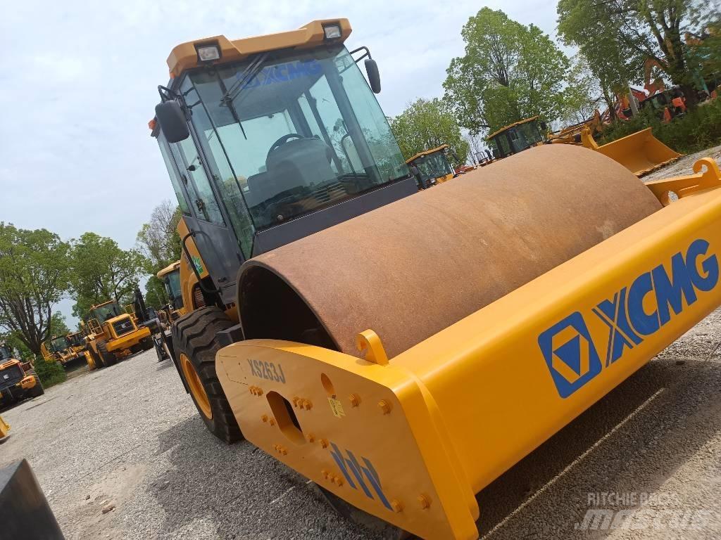XCMG XS 263J Tek tamburlu silindirler