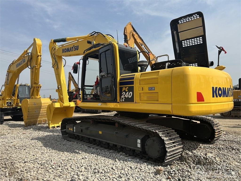 Komatsu PC 240 Paletli ekskavatörler