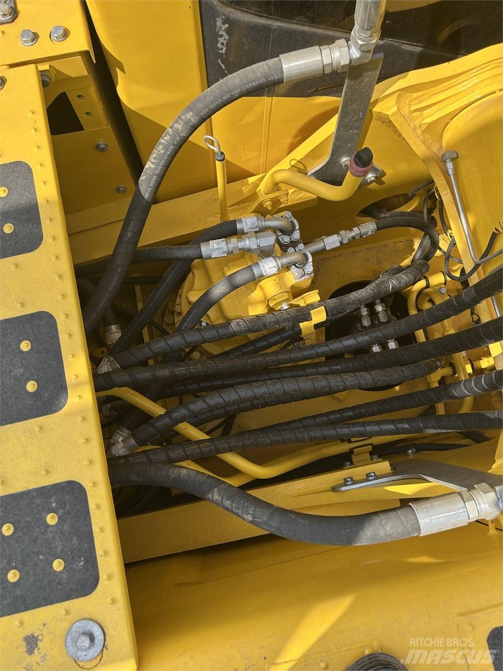 Komatsu PC 240 Paletli ekskavatörler