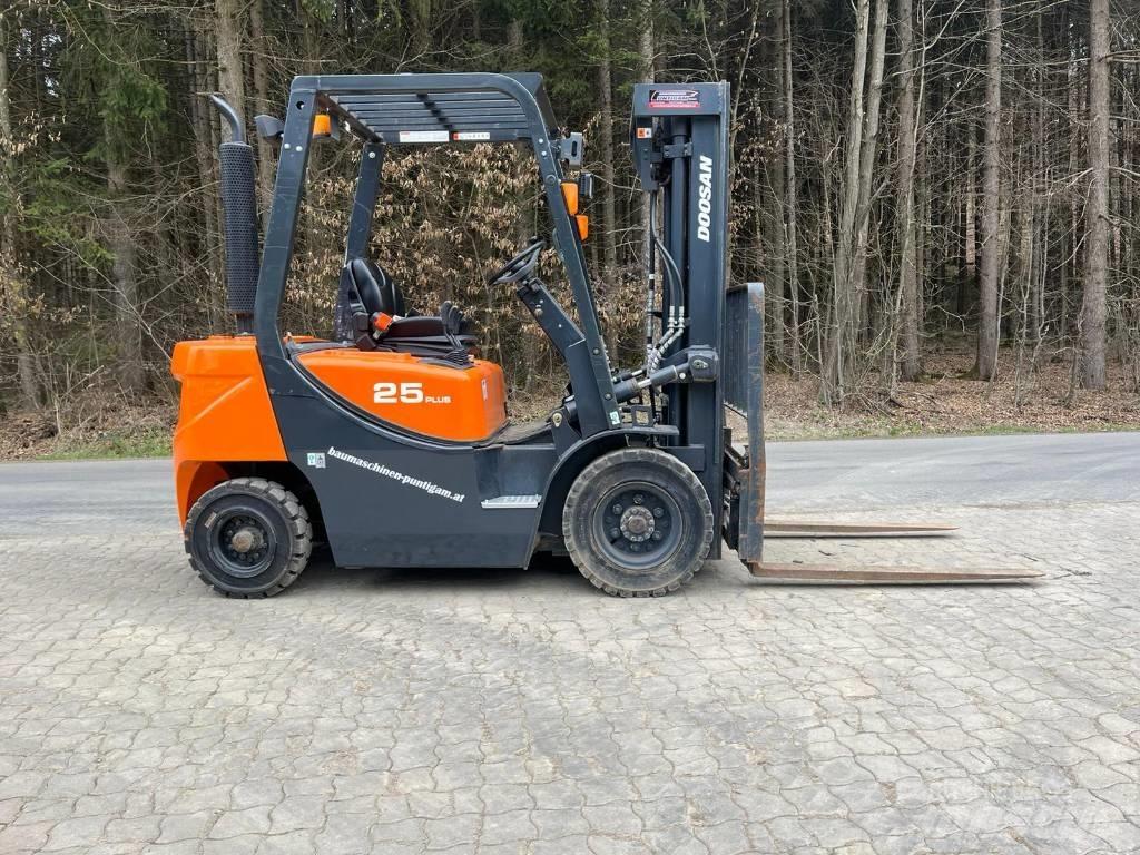 Doosan D 25 GP Dizel forkliftler