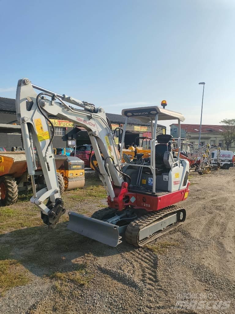 Takeuchi TB 225 Mini ekskavatörler, 7 tona dek